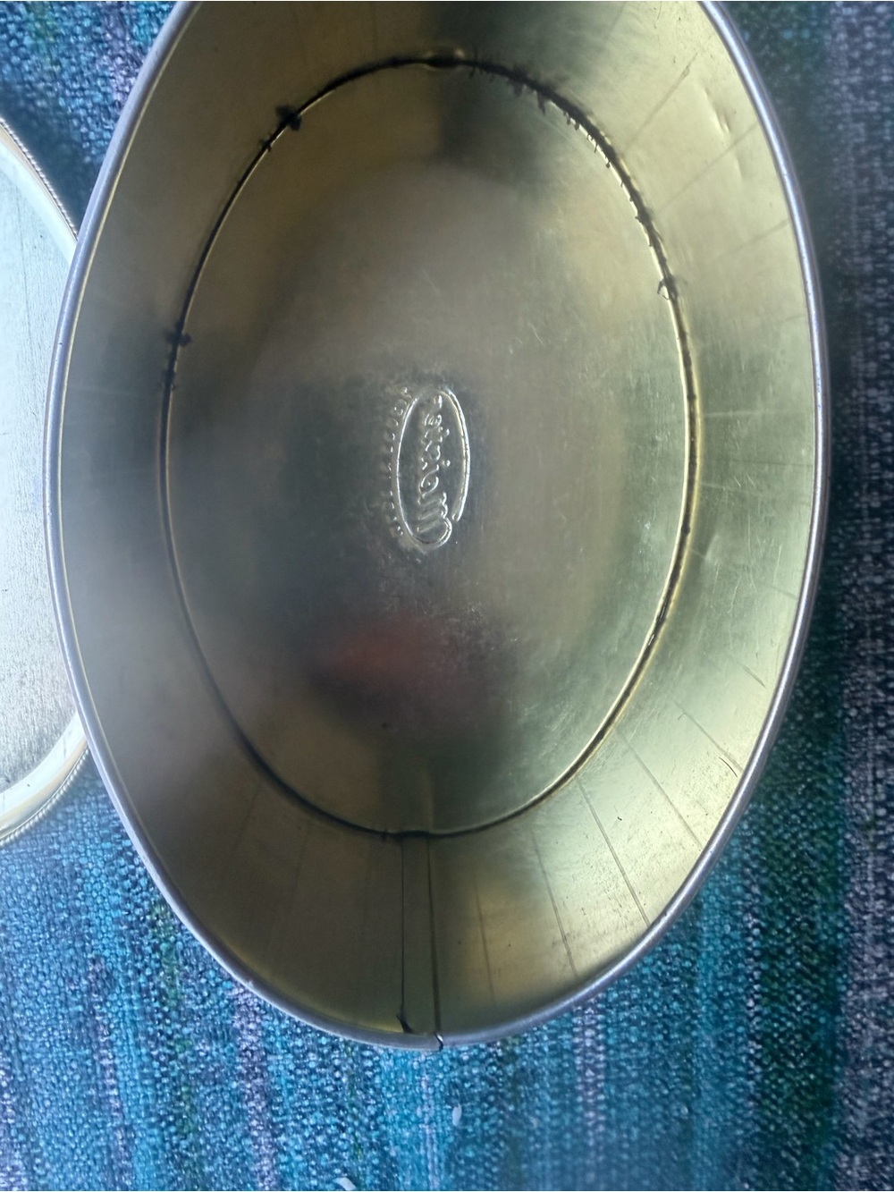 Vintage Floral Oval Meister Tin - Cream with Roses - Picture 9 of 11